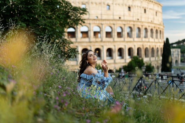 Roma: Servizio fotografico privato al Colosseo e dintorni