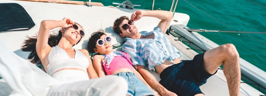 Ayia Napa : croisière privée au coucher du soleil avec collation et boissons