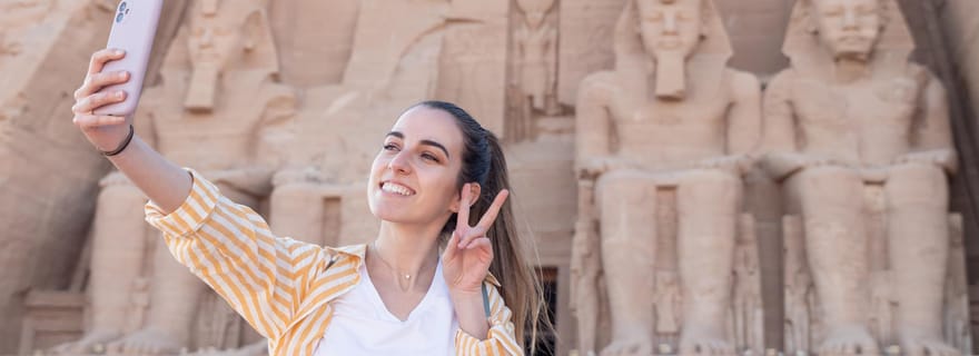 Depuis Assouan : Visite guidée d'Abou Simbel avec guide et voiture privée