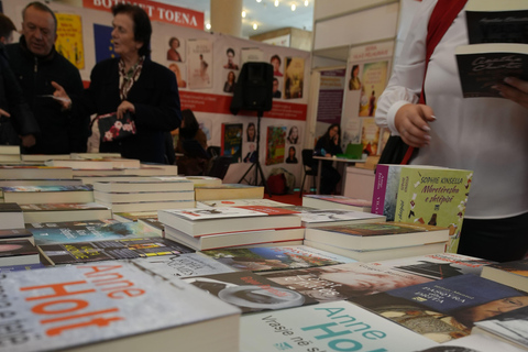 Personal Photographer in Tirana, AlbaniaTirana, Albania walking tour with personal photographer