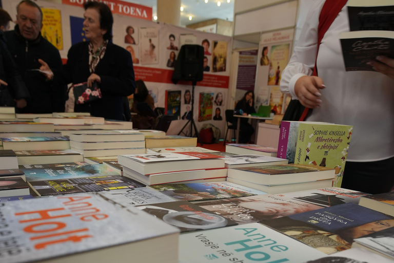 Personal Photographer in Tirana, AlbaniaTirana, Albania walking tour with personal photographer