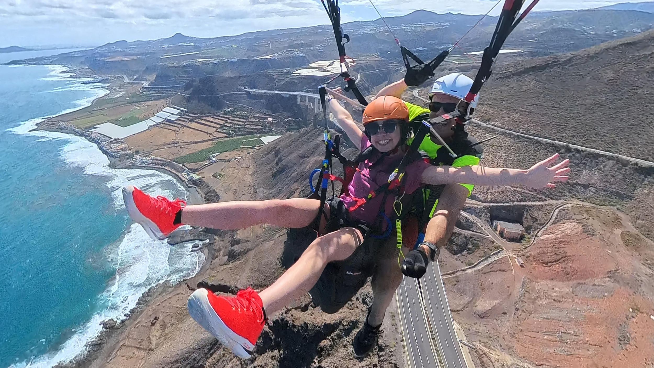 Gran Canaria: Gleitschirmflug mit Tapas & Abholung