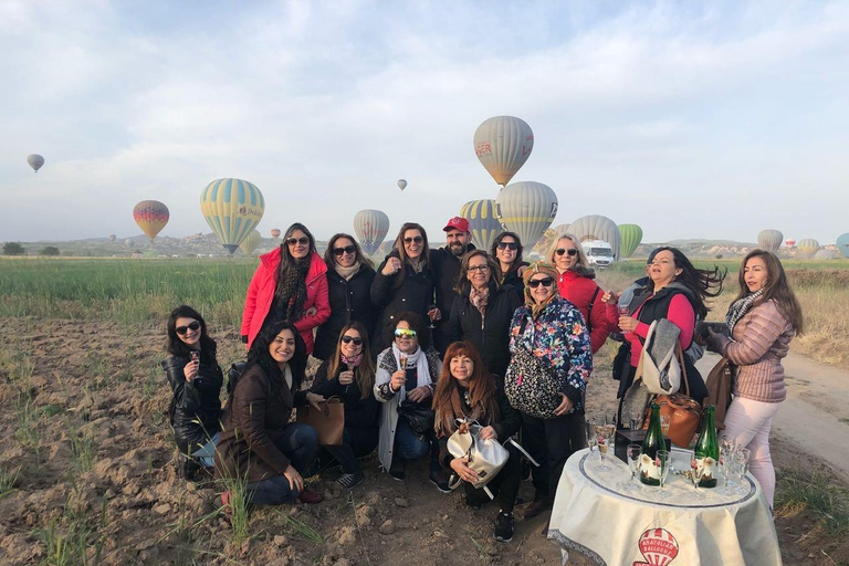 Capadocia: tour privado en globo aerostático y destacados