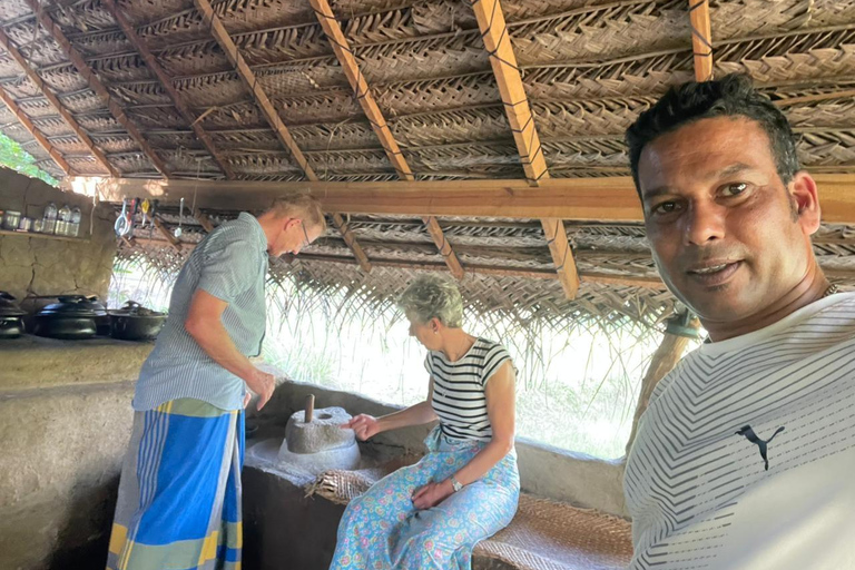 Kandy: Sri Lankan Roti Cooking Class & Tasting Experience