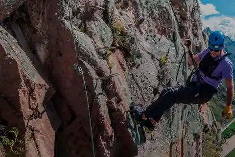 Cusco |Via ferrata + Tyrolienne dans la Vallée Sacrée