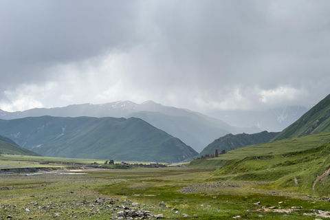 Truso Valley: All-Inclusive Day Hike