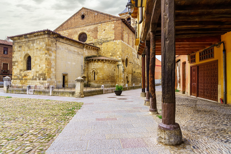 Day trip to León, Astorga, and Castrillo de los Polvazares Excursion to León, Astorga, and Castrillo de los Polvazares