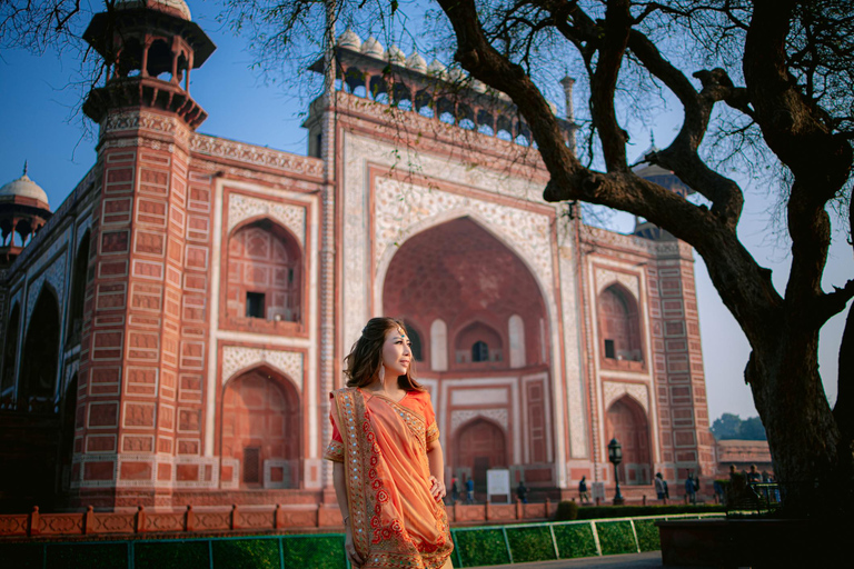 Taj Mahal soluppgång och Agra Fort dagstur med bil från DelhiPrivat tur från Delhi - bil, guide, biljetter och 5-stjärnig måltid