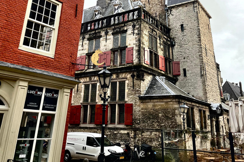 Delft: Guided Walking Tour with Pottery Shop Visit