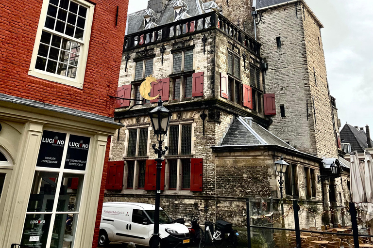 Delft: Guided Walking Tour with Pottery Shop Visit