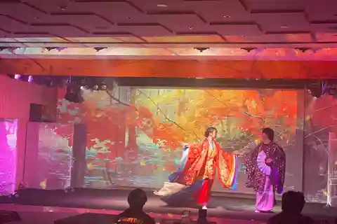 Tokyo: Leggendario spettacolo di samurai femminile con drink