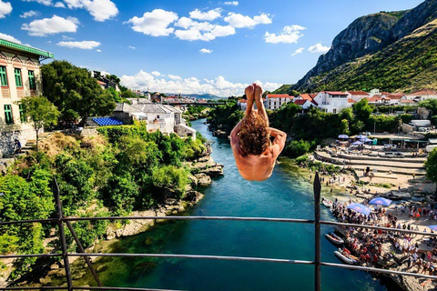 Ab Makarska: Tagestour zu den Wasserfällen von Mostar und Kravica