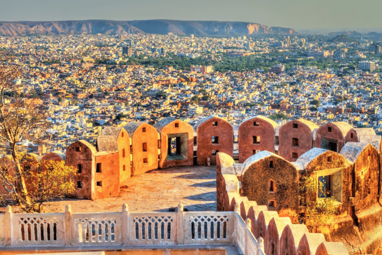 Jaipur: Private Tagestour mit dem Oldtimer