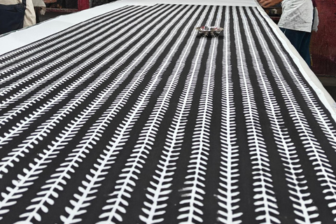 Jaipur: Tuk Tuk Shopping Tour with Art Workshops and Bazaar