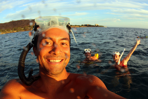 Luxury Sunset Cruise, Snorkeling, Dolphin Watch, & Buffet Oahu: Private Sunset Snorkel & Dolphin Watch with Dinner