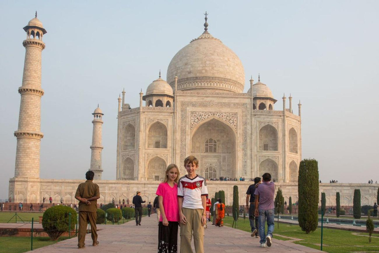 Traslado urbano de ida y vuelta a Agra y DelhiDe: Traslado de Agra a Nueva Delhi