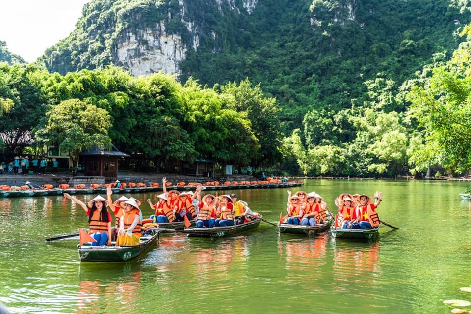 Desde Hanói Excursión de un día a Ninh Binh Hoa Lu y la cueva Trang