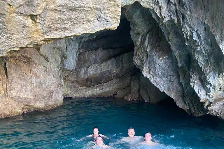 Au départ de Sorrente : Visite privée d&#039;Amalfi et Positano en bateau