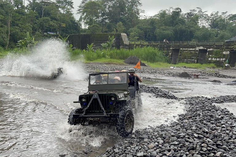 Yogyakarta: Borobudur, Vulcano Merapi, Prambanan Tour di 1 giorno