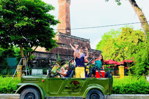 Historische jeeptour door Hanoi: een voorproefje van cultuur, bezienswaardigheden en plezierHistorische legerjeep van Hanoi: een voorproefje van cultuur, bezienswaardigheden en plezier