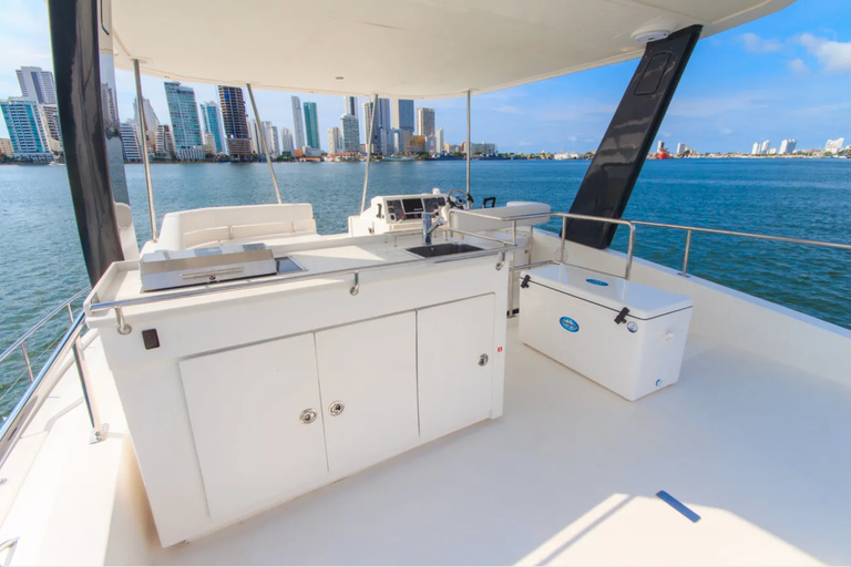 Kartagena: rejs katamaranem 43 Leopard po wyspach RosarioKartagena: 8-godzinny rejs katamaranem Leopard 43 po wyspach Rosario