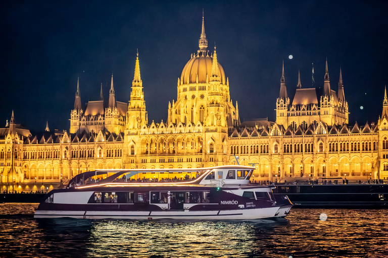 Budapest: Sunset Cruise with 3 CocktailsSunset Cruise with 3 Cocktails Winter Edition at Night