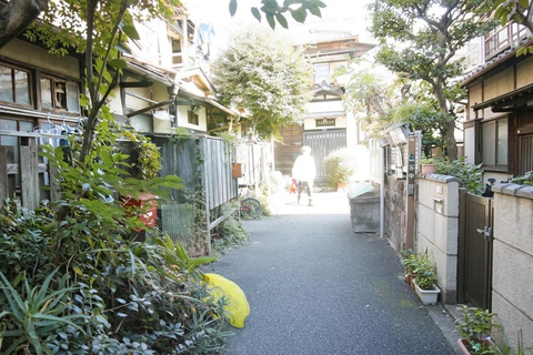 Hiroshima Photo Walking Tour | Peace Park & Riverside Views