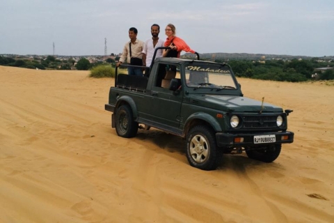 Safari en camello por el desierto de Jodhpur y safari en jeep con comidaSafari en Camello y Jeep por el Desierto de Jodhpur con Comida Tradicional