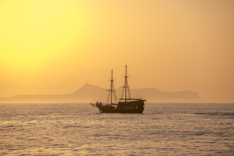 Rethymno: Sunset Cruise with Drinks and Snacks