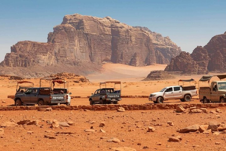 Tour naar Wadi Rum vanuit Amman of de hele dag over de Dode ZeeTour naar Wadi Rum vanuit Amman of DeadSea Minivan van een hele dag 7pax