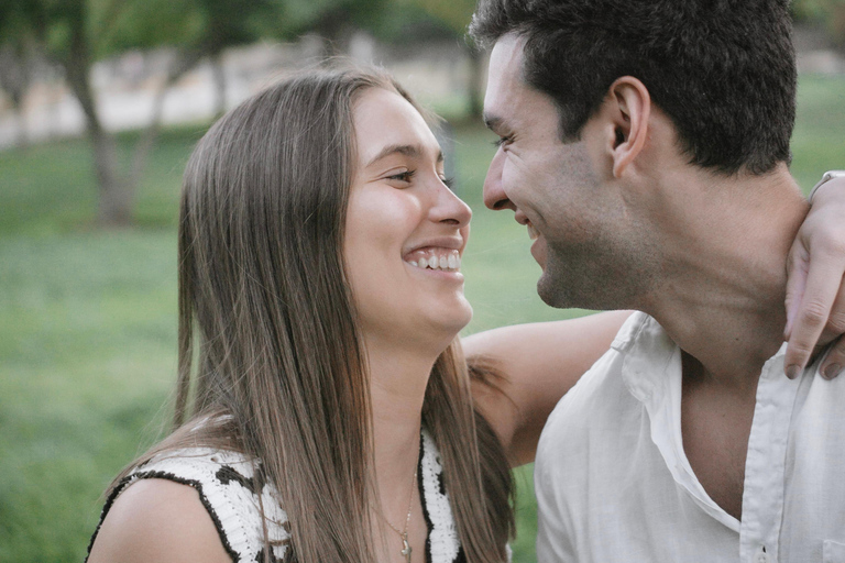 Santiago: Couple's photo shoot in the city's most beautiful park