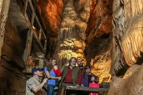Branson: Talking Rocks Cavern Tickets Guided Tour