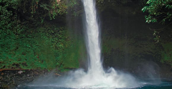 La Fortuna: Waterfall & Zipline Tour with Lunch