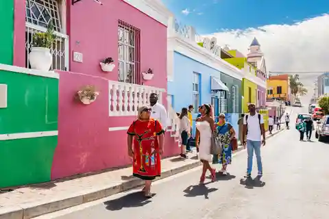 Half-Day Walking City Tour and African Lunch