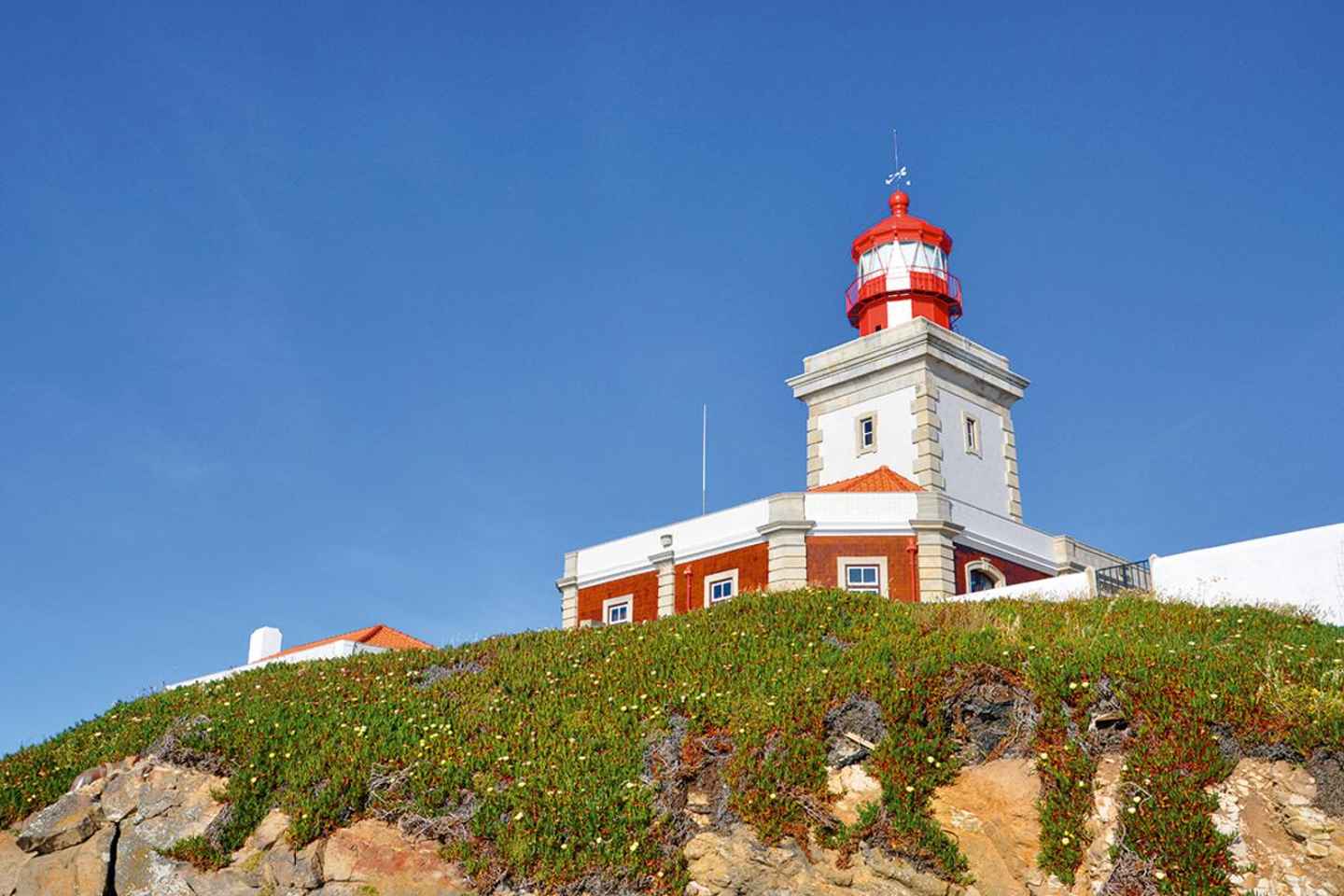 Sintra: Full-Day Deluxe Tour with Pena Palace ticket