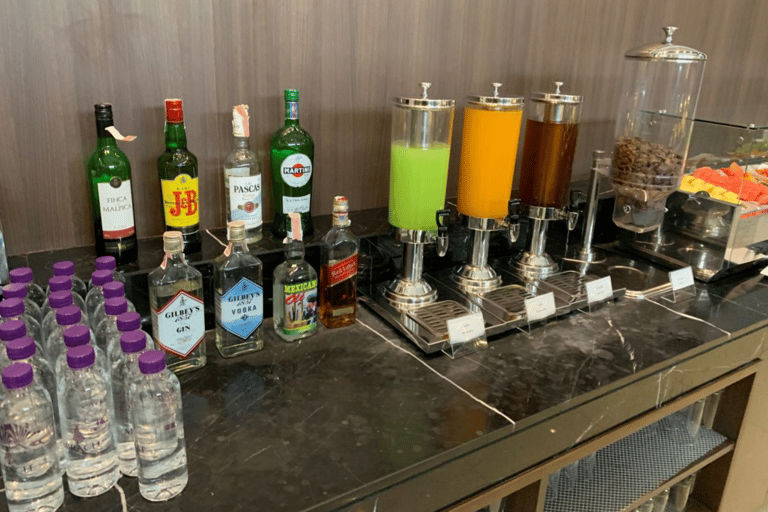 Bangkok: Aeropuerto Don Mueang: Acceso a la Sala Milagro durante 2 horas