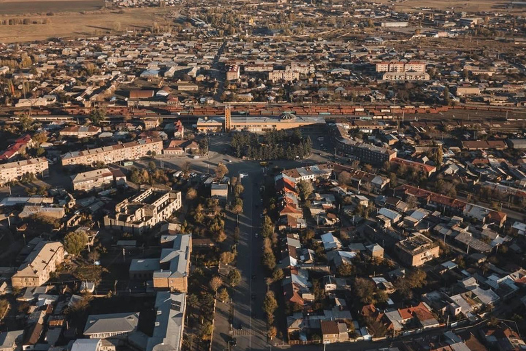 Descubra Gyumri de trem, a cidade da arte e da cultura