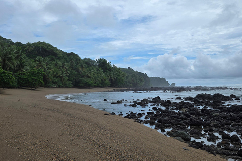 Sierpe : Caminata en Corcovado N. P.