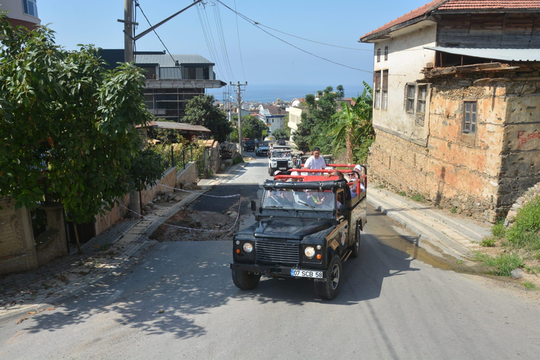 Alanya: Passeio 3 em 1 pelas cachoeiras de Sapadere, Dim Stream e Dim CaveO ingresso para a caverna não está incluído.