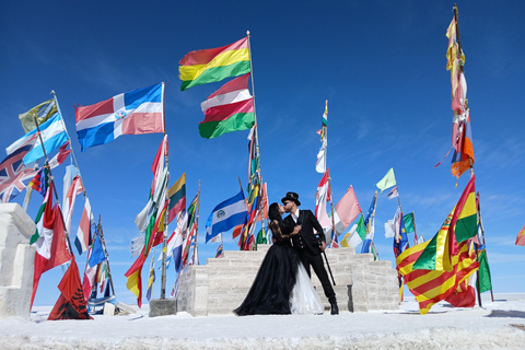 Uyuni: Halbtagestour durch die Salzwüste mit Sonnenuntergang