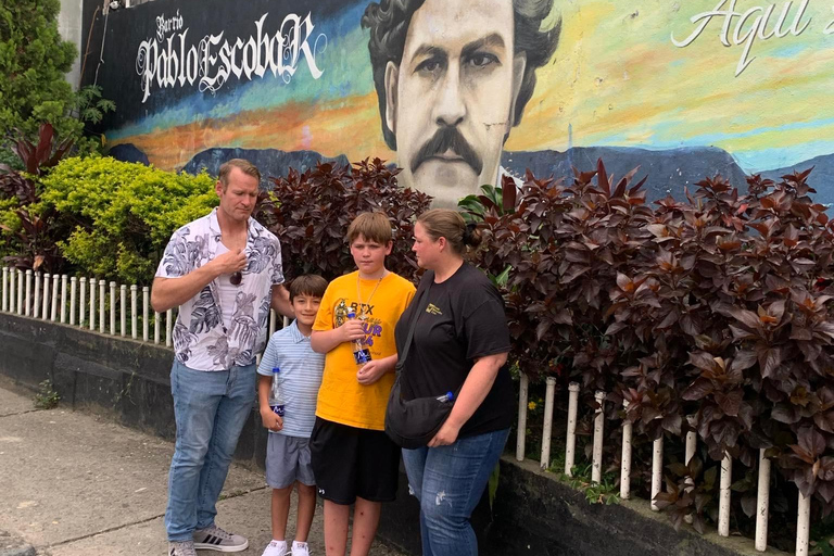 Visite guidée Pablo Escobar à MedellínVisite guidée de Medellín sur les traces de Pablo Escobar
