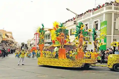Cape Verde: Carnaval de Mindelo Guided Tour