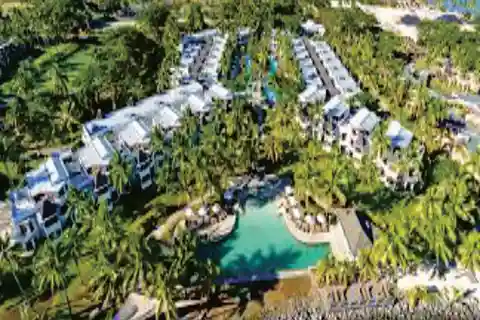 Nadi: Airport Transfer to Denarau Island Hotels