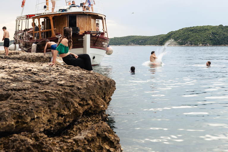 Rovinj: Red Island & Lim Fjord boat tour with BBQ & Swimming