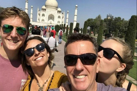 Delhi: Privat transfer till Agra med bil