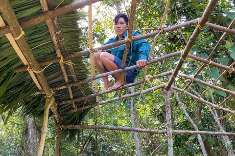 Överlevnadskurs i urskogen nära Luang Prabang.