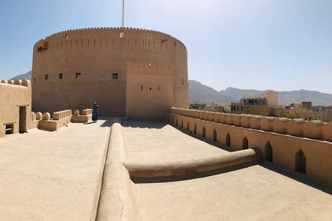Muscat: 3-Day Oman Highlights Tour – Beach, Desert, Mountain