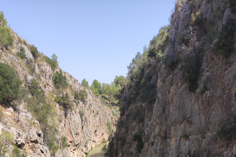 From Valencia: Excursion to Chulilla + hike and kayak tour on the lake From Valencia: Excursion to Chulilla + hike and kayaking tour on the lake