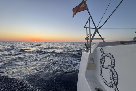 Cala Galdana - Full-day sailing trip (8 hours) Full-day sailing trip through the coves of southern Menorca (max. 4 people)