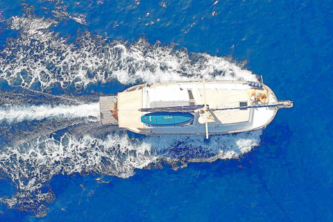 Palma: Private Classic Mallorcan Boat Tou Palma Bay: Cruise to Sea Caves or Calas with tapas & drinks